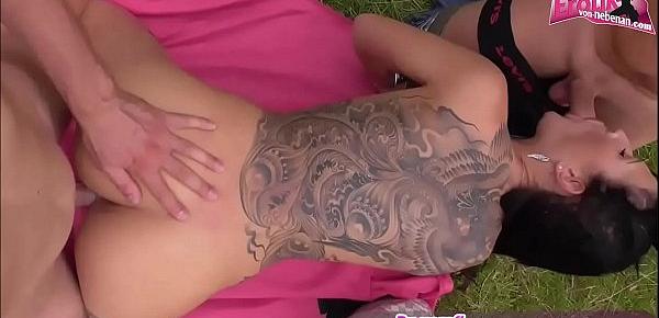  Junge deutsche tattoo teen schlampe mit dicken titten beim outdoor dreier